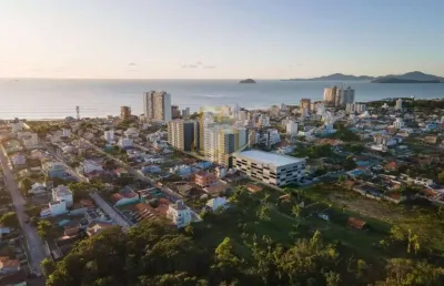 Apartamento de 2 quartos no bairro itacolomi a 300 metros do mar em balneario picarras.