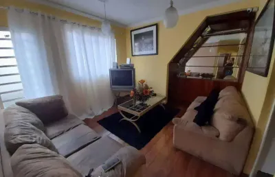 Casa de condomínio para venda possui 60 metros quadrados com 3 quartos