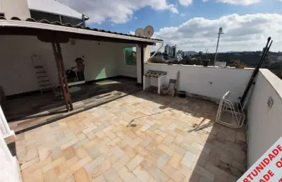 Cobertura triplex para venda possui 225 metros quadrados com 4 quartos