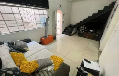 Casa de condomínio para venda possui 98 metros quadrados com 4 quartos