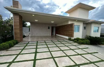 Casa de condomínio para venda com 375 metros quadrados com 4 quartos