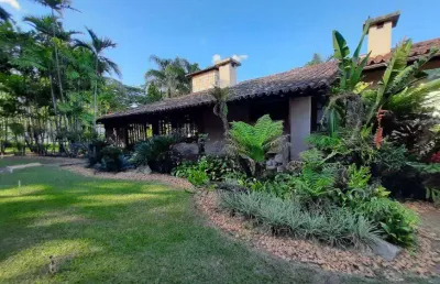 Casa de condomínio para venda com 920 metros quadrados com 5 quartos