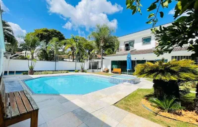 Casa para venda com 600 metros quadrados com 6 quartos