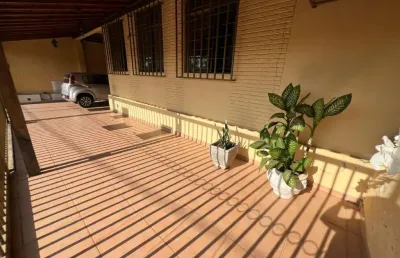 Mega oportunidade de casa com duas moradias no bairro copacabana