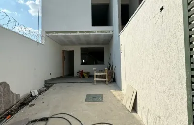 Mega oportunidade de casa com entrada independente no bairro santa branca