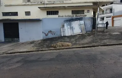 Oportunidade de ouro, casa com 4 quartos e  4 lojas à venda,  no bairro santa monica;