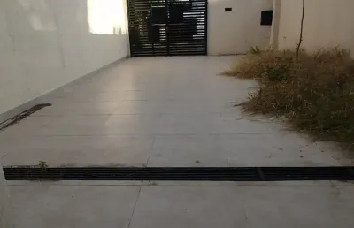 Oportunidade, casa geminada com entrada individual,  no bairro santa branca;