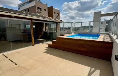 Cobertura dos sonhos no coração do castelo – 220 m² de conforto, estilo e bem-estar!