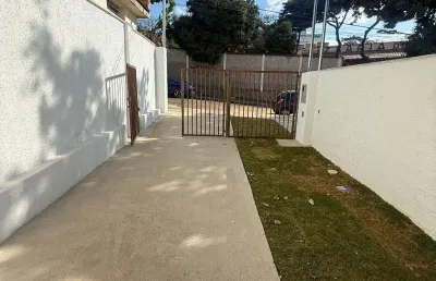 Maravilhosa casa nova, linda e com entrada independente no coração do santa branca!