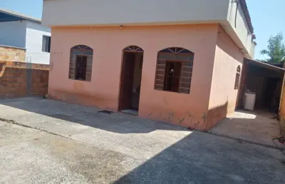 Casa em dona rosarinha, santa luzia, com 240m² de área total e 80m² de construção.
