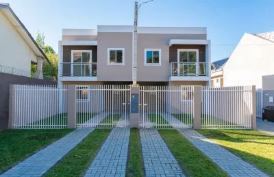 Sobrado frente para a rua / 3 quartos / aceita financiamento !!