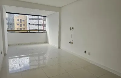 3 quartos no edf mirante real no caminho das árvores