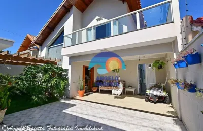Sobrado lado praia com 4 dormitórios à venda, 194 m² por r$ 850.000 - balneario sambura - peruíbe/sp