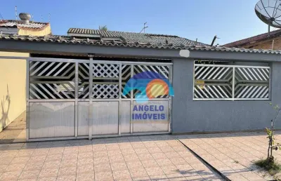 A angelo imóveis apresenta esta casa com 2 dormitórios, sendo 1 suíte, sala 3 banheiros, churrasqueira e edícula, vaga para 4 carros.