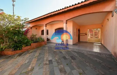Casa a 500 metros da praia com 3 dormitórios à venda, 179 m² por r$ 500.000 - jardim casablanca - peruíbe/sp