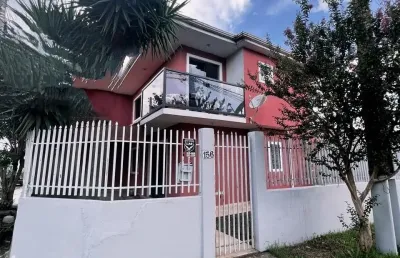 Sobrado no sitio cercado com suíte e 3 quartos, esquina r$ 470.000,00