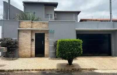 Belissimo sobrado em uma otima localização do bairro jardim américa em uberlândia