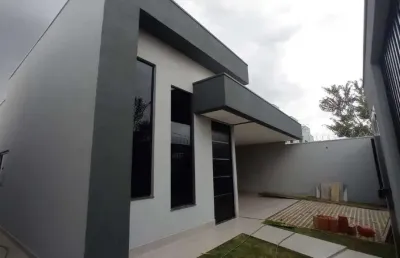 Casa com 3 quartos à venda na Rua Jonas Alves, Novo Mundo, Uberlândia