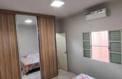 Casa com 3 quartos à venda na Avenida Divino Lucas Martins, Saraiva, Uberlândia