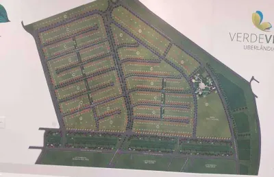 Terreno à venda na Avenida Victor Alves Pereira, Novo Mundo, Uberlândia