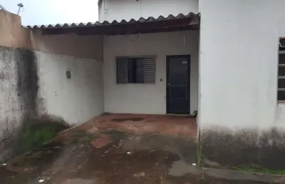 Casa com 3 quartos à venda na Rua Jonas José Dias, Laranjeiras, Uberlândia