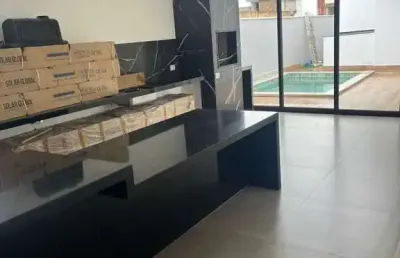 Excelente casa no condomínio splendido com 3 suítes.