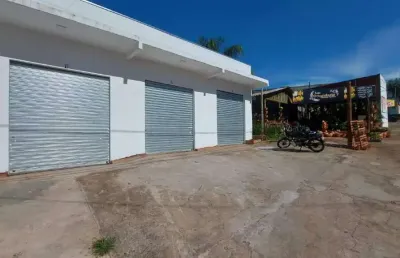 Oportunidade única, 3 lojas e barracão em uma otima localização no bairro tubalina em uberlandia.