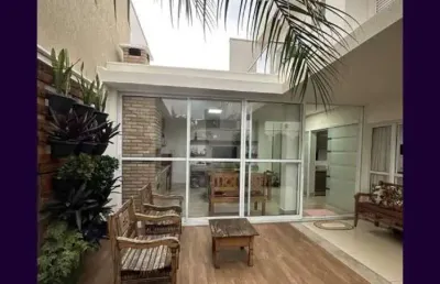 Linda casa de 2 pavimentos a venda no condomínio village paradiso 2