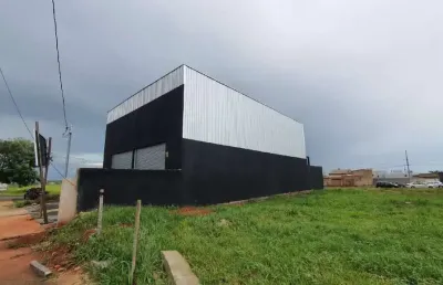 Barracão / Galpão / Depósito à venda na Avenida Serra Bodoquena, Laranjeiras, Uberlândia