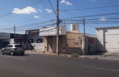 Terreno à venda na Avenida Brasil, Brasil, Uberlândia