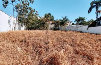 Terreno à venda na Rua Presidente Costa e Silva, Morada da Colina, Uberlândia