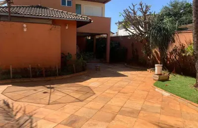 Sobrado à venda, 4 quartos, 2 suítes, 4 vagas, nossa senhora das gracas - uberlândia/mg