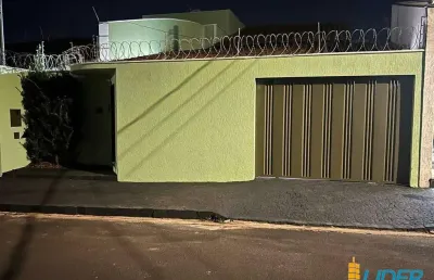Casa à venda, 3 quartos, 1 suíte, 3 vagas, jardim europa - uberlândia/mg