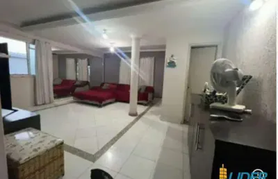 Casa à venda, 4 quartos, 1 suíte, 2 vagas, martins - uberlândia/mg