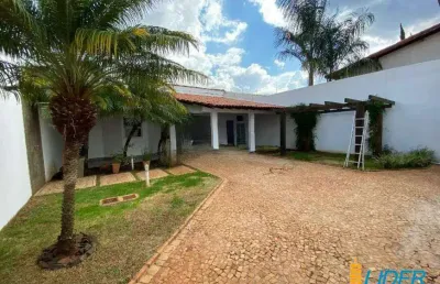 Casa à venda, 5 quartos, 2 suítes, 3 vagas, cidade jardim - uberlândia/mg