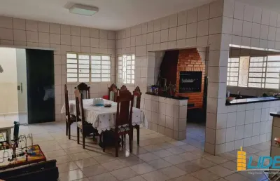Casa à venda, 5 quartos, 2 suítes, 4 vagas, pacaembu - uberlândia/mg