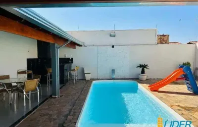 Casa à venda, 3 quartos, 2 suítes, 5 vagas, alto umuarama - uberlândia/mg