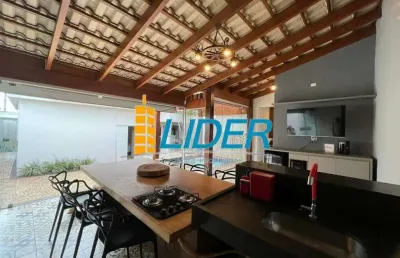Casa à venda, 3 quartos, 3 suítes, 3 vagas, laranjeiras - uberlândia/mg