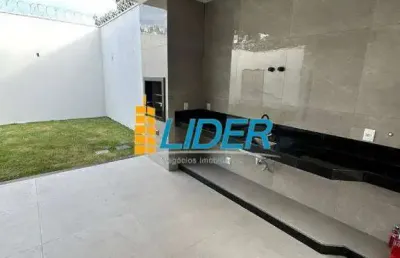Casa à venda, 3 quartos, 3 suítes, 4 vagas, vigilato pereira - uberlândia/mg