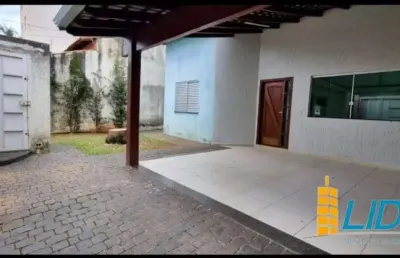 Casa com 3 quartos à venda na Rua João Limírio dos Anjos, Conjunto Segismundo Pereira, Uberlândia