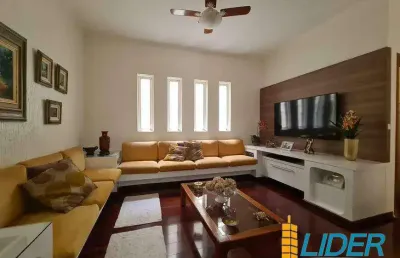 Casa à venda, 3 quartos, 1 suíte, 2 vagas, martins - uberlândia/mg