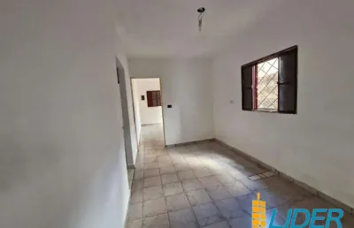 Casa com 3 quartos à venda na Rua das Diretas, Laranjeiras, Uberlândia