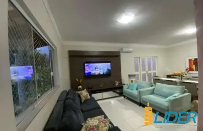 Casa em condomínio à venda, 3 quartos, 1 suíte, 2 vagas, alto umuarama - uberlândia/mg