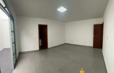 Casa com 2 quartos para alugar na Alameda Antônio Carlos Vieira da Cunha, Granada, Uberlândia