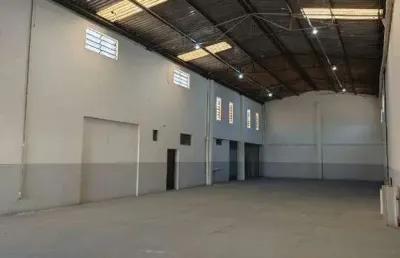 Casa para alugar na Avenida Paulo Roberto Cunha Santos, Minas Gerais, Uberlândia
