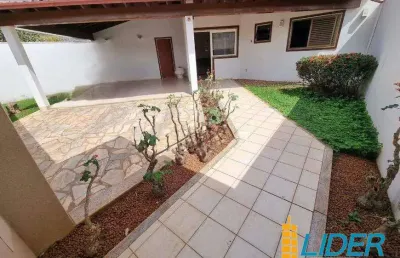 Casa à venda, 3 quartos, 1 suíte, 3 vagas, santa mônica - uberlândia/mg