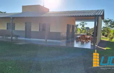 Excelente chácara com 24.000m2 de área à venda próxima a cachoeira rio das pedras