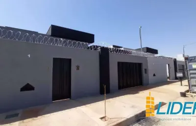 Ótima casa com 88m2 de área construída em terreno de 175,50m2 à venda no bairro novo mundo (verde vida)