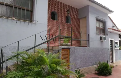Vendo ótima casa 2 pavimentos 04 qtos 03 suites- tijuca - canuto saraiva
