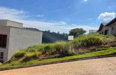 Terreno em condomínio fechado na entrada do salvaterra